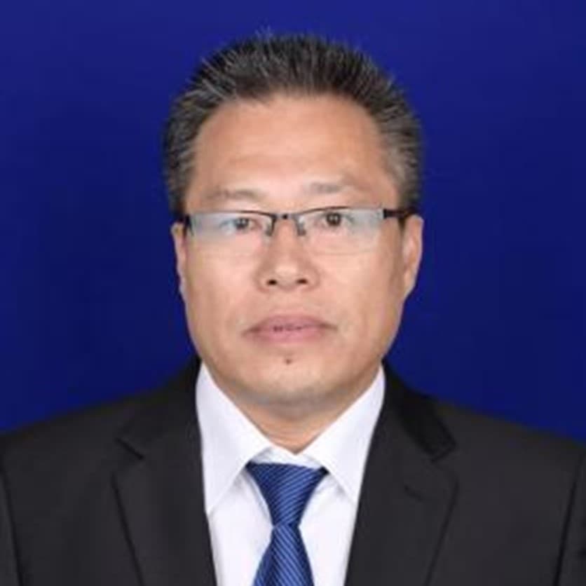 Portrait of Professor Huijun Duan