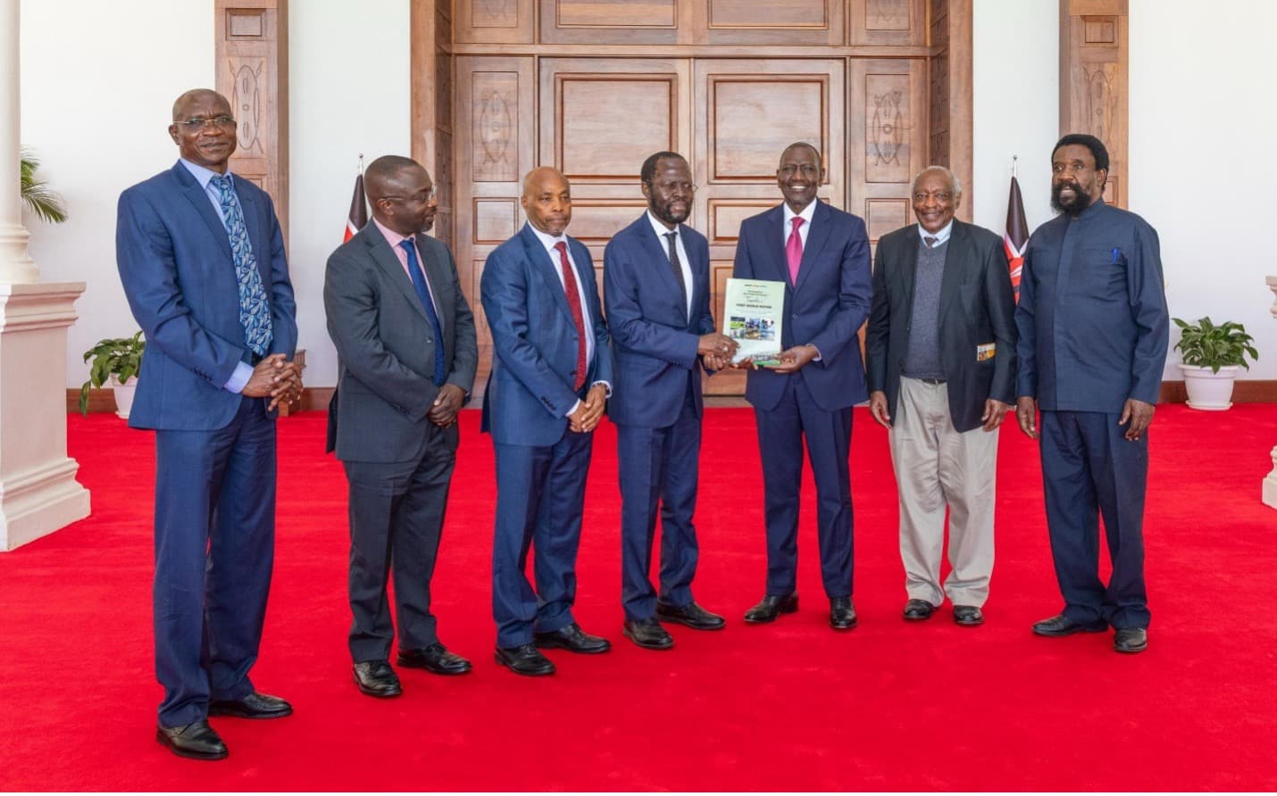 AAS Fellow Professor Anyang’ Nyong’o Helps Shape Kenya’s Development Vision Beyond 2030